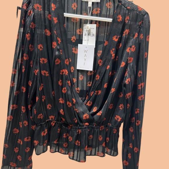 Woman's sheer top - Picture 2 of 4